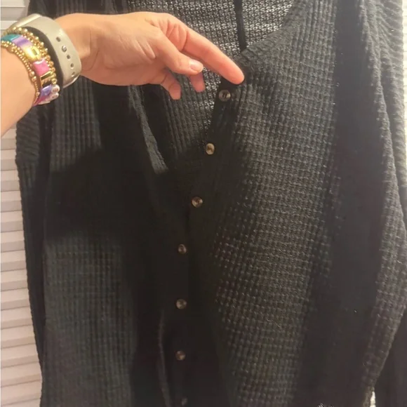 Urban outfitters women’s oversized thermal button down. - Picture 2 of 5